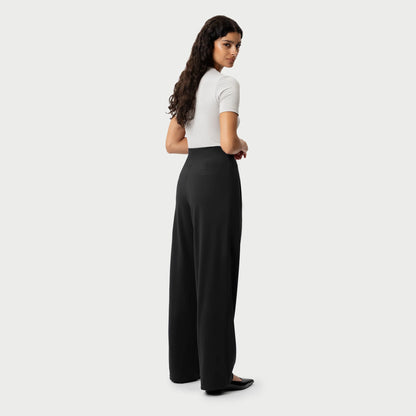 FLEXÉ Pleated Wide Leg
